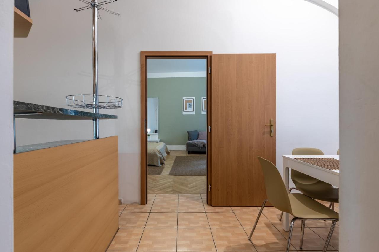 Spacious 3 Bedroom Apartment In The Heart Of ปราก ภายนอก รูปภาพ